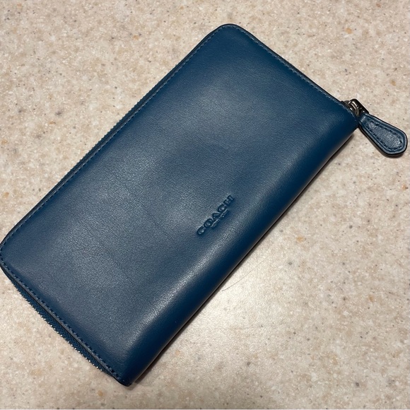 COACH Full Size Wallet Bazooka Bubble Gum Accordion Zip Limited Edition Leather - Picture 3 of 13